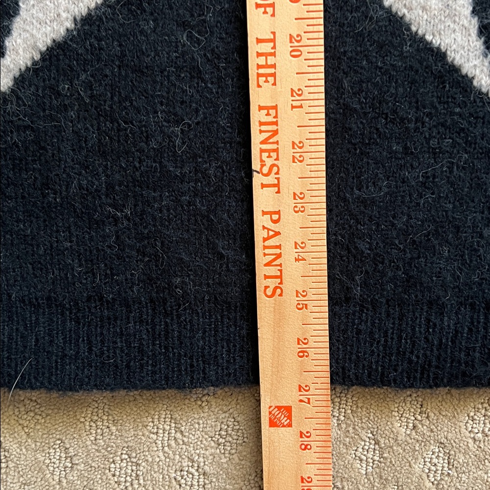 NWT Bluivy Black and Beige Star Sweater - Picture 12 of 12